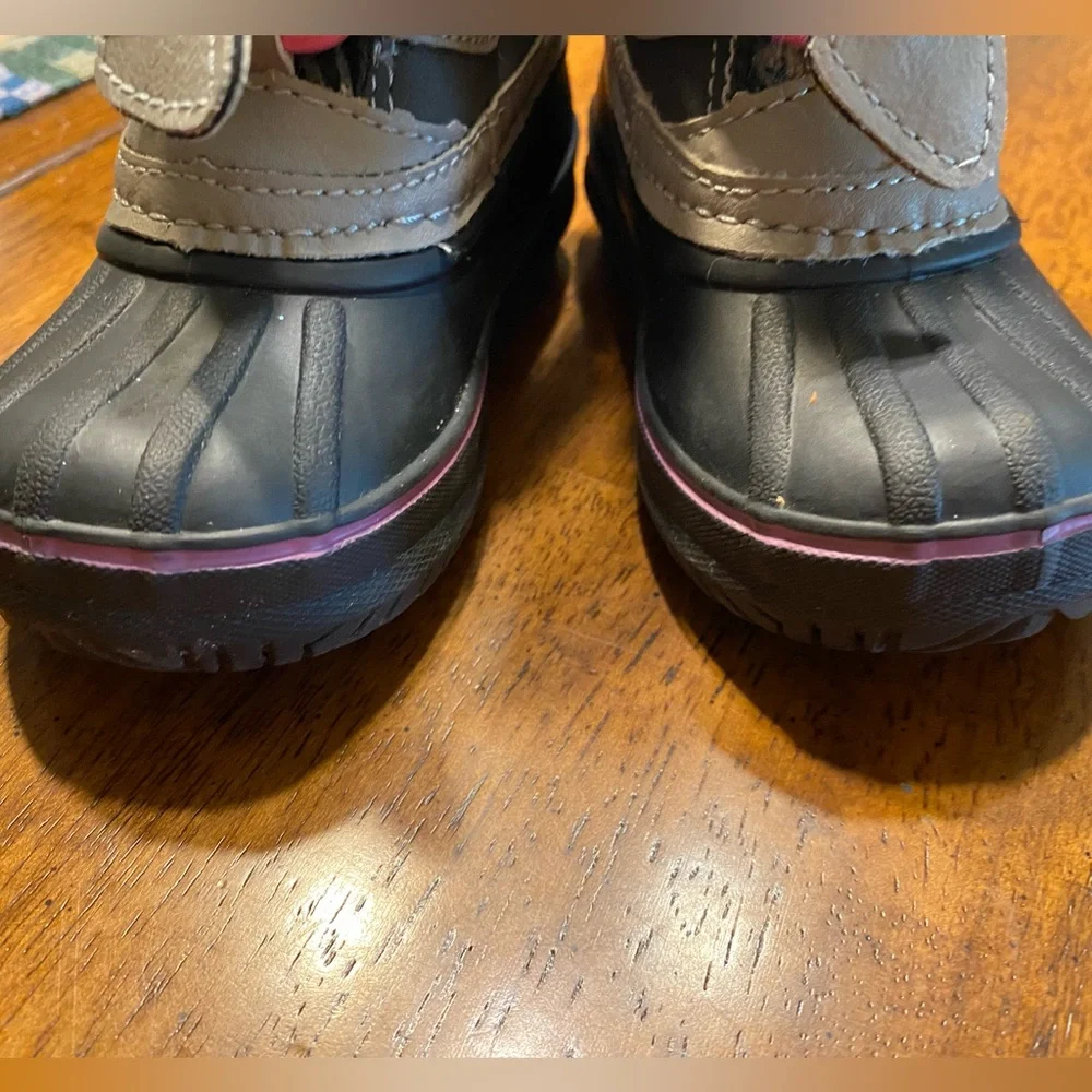 London fog collection  toddler size 5‎  Stylish Winter snow Boots with Fur Trim